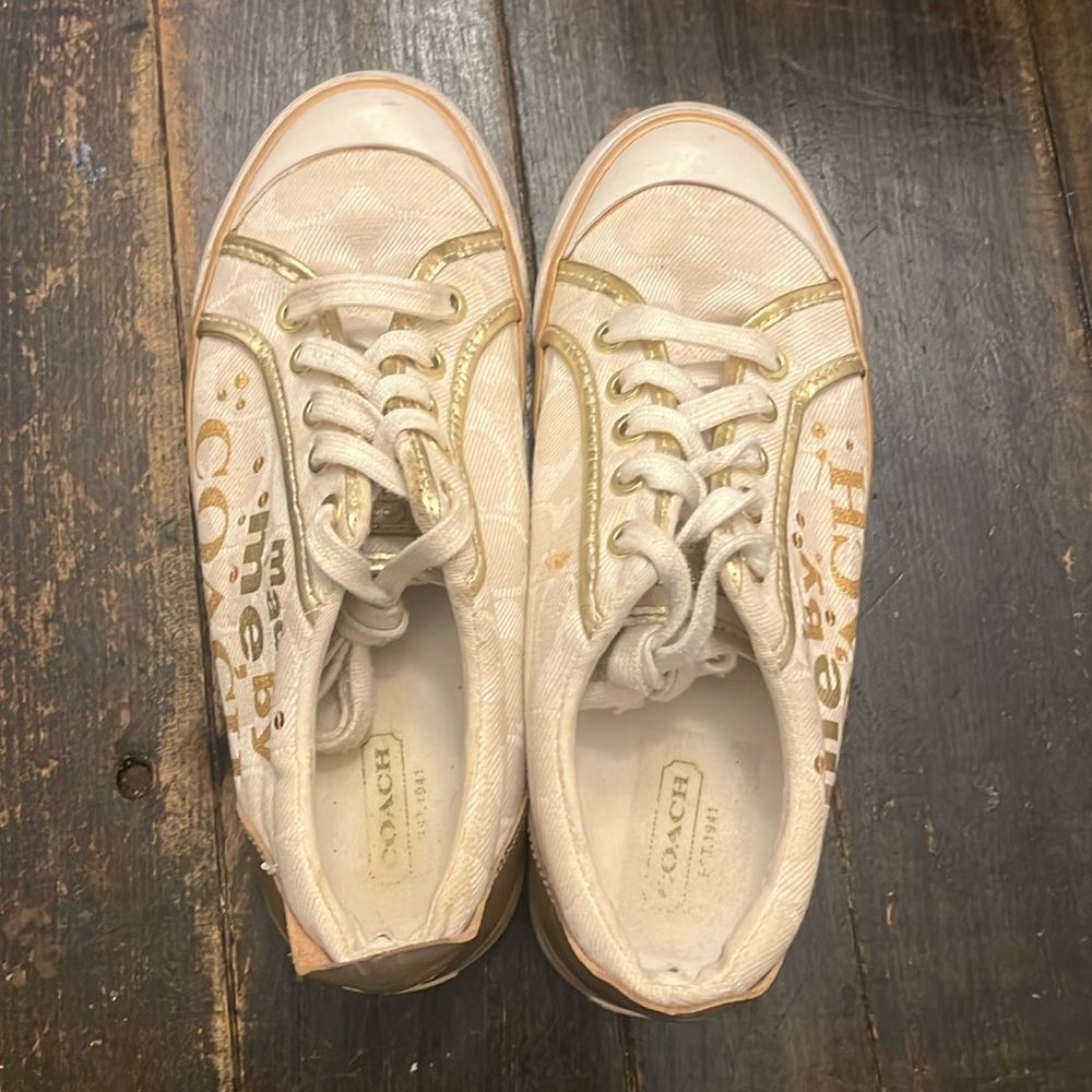 Coach tennis shoes size 6.5 B